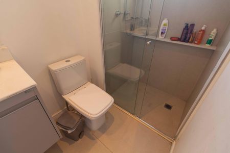 Apartamento à venda com 82m², 2 quartos e 1 vaga Apartamento à venda com 82m², 2 quartos e 1 vagaBanheiro da Suíte 1