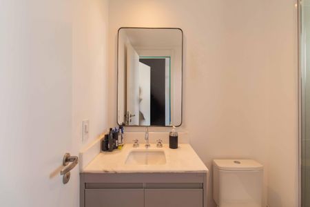 Apartamento à venda com 82m², 2 quartos e 1 vaga Apartamento à venda com 82m², 2 quartos e 1 vagaBanheiro da Suíte 1