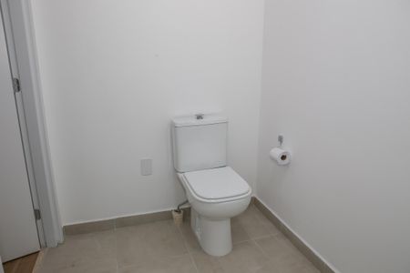 Banheiro de kitnet/studio para alugar com 1 quarto, 33m² em Vila Leopoldina, São Paulo