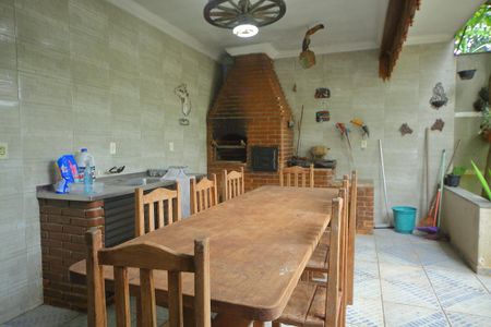 Casa à venda com 318m², 3 quartos e 4 vagasEspaço Gourmet 