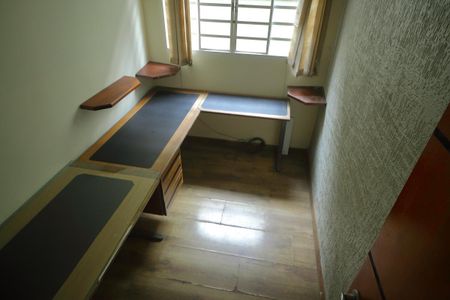 Casa à venda com 318m², 3 quartos e 4 vagasEscritório 