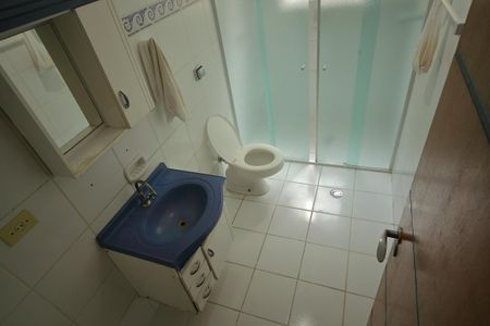 Casa à venda com 318m², 3 quartos e 4 vagasBanheiro Social ( Sala ) 