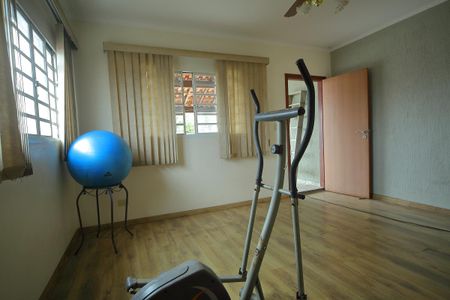 Casa à venda com 318m², 3 quartos e 4 vagasSala convivência ( academia ) 
