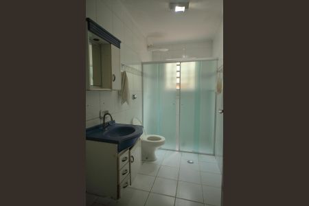 Casa à venda com 318m², 3 quartos e 4 vagasBanheiro Social ( Sala ) 