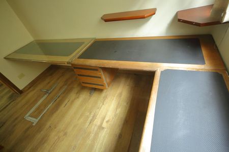 Casa à venda com 318m², 3 quartos e 4 vagasEscritório 