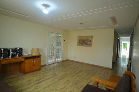 Casa à venda com 318m², 3 quartos e 4 vagasSala