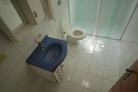 Casa à venda com 318m², 3 quartos e 4 vagasBanheiro Social ( Sala ) 