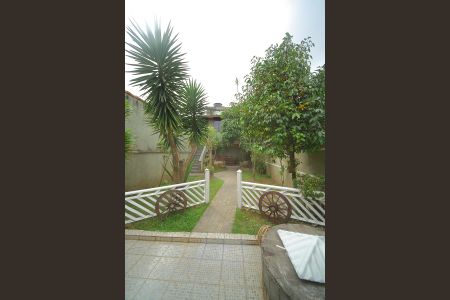 Casa à venda com 318m², 3 quartos e 4 vagasQuintal/jardim 