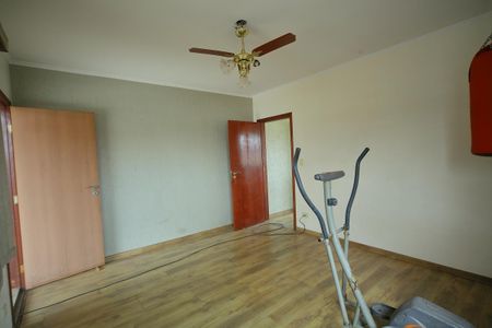 Casa à venda com 318m², 3 quartos e 4 vagasSala convivência ( academia ) 