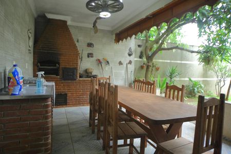 Casa à venda com 318m², 3 quartos e 4 vagasEspaço Gourmet 