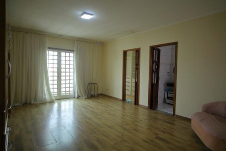 Casa à venda com 318m², 3 quartos e 4 vagasSuíte 