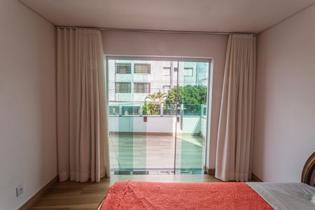 Casa à venda com 290m², 5 quartos e 2 vagas Casa à venda com 290m², 5 quartos e 2 vagasVarada do Quarto 2
