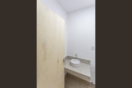 Casa à venda com 290m², 5 quartos e 2 vagas Casa à venda com 290m², 5 quartos e 2 vagasLavabo de Serviço na Garagem