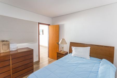 Casa à venda com 290m², 5 quartos e 2 vagas Casa à venda com 290m², 5 quartos e 2 vagasSuíte no Espaço Gourmet