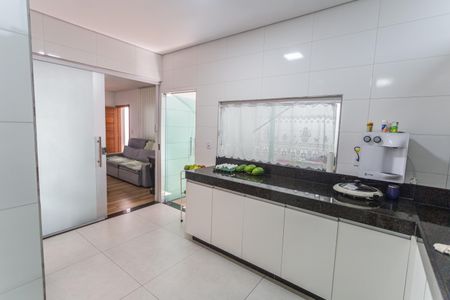 Casa à venda com 290m², 5 quartos e 2 vagas Casa à venda com 290m², 5 quartos e 2 vagasCopa/Cozinha