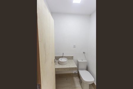 Casa à venda com 290m², 5 quartos e 2 vagas Casa à venda com 290m², 5 quartos e 2 vagasLavabo de Serviço na Garagem
