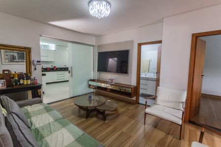 Sala de casa à venda com 5 quartos, 290m² em Horto, Belo Horizonte