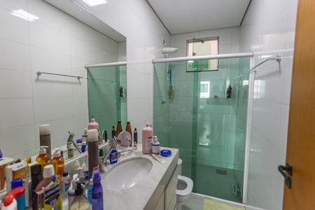Casa à venda com 290m², 5 quartos e 2 vagas Casa à venda com 290m², 5 quartos e 2 vagasBanheiro da Suíte