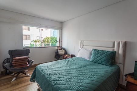Casa à venda com 290m², 5 quartos e 2 vagas Casa à venda com 290m², 5 quartos e 2 vagasSuíte