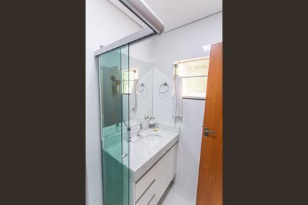 Casa à venda com 290m², 5 quartos e 2 vagas Casa à venda com 290m², 5 quartos e 2 vagasBanheiro da Suíte no Espaço Gourmet
