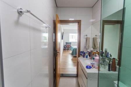 Casa à venda com 290m², 5 quartos e 2 vagas Casa à venda com 290m², 5 quartos e 2 vagasBanheiro da Suíte