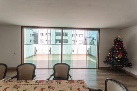 Casa à venda com 290m², 5 quartos e 2 vagas Casa à venda com 290m², 5 quartos e 2 vagasVaranda do Espaço Gourmet