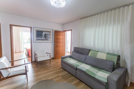 Sala de casa à venda com 5 quartos, 290m² em Horto, Belo Horizonte