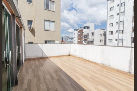 Casa à venda com 290m², 5 quartos e 2 vagas Casa à venda com 290m², 5 quartos e 2 vagasVaranda do Espaço Gourmet