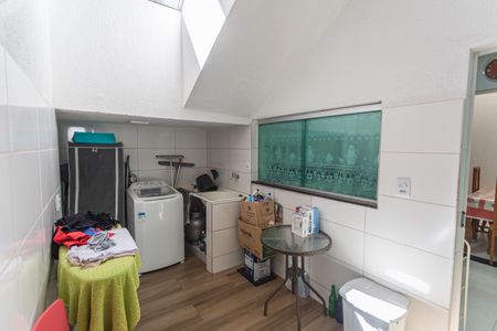 Casa à venda com 290m², 5 quartos e 2 vagas Casa à venda com 290m², 5 quartos e 2 vagasÁrea de Serviço