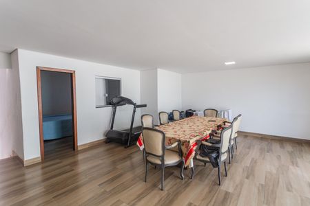 Casa à venda com 290m², 5 quartos e 2 vagas Casa à venda com 290m², 5 quartos e 2 vagasEspaço Gourmet