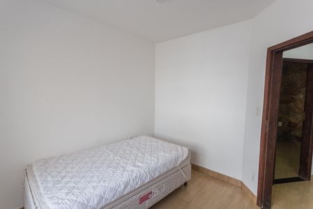 Casa à venda com 290m², 5 quartos e 2 vagas Casa à venda com 290m², 5 quartos e 2 vagasQuarto 1 da Casa de Fundos