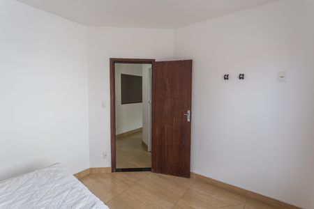 Casa à venda com 290m², 5 quartos e 2 vagas Casa à venda com 290m², 5 quartos e 2 vagasQuarto 1 da Casa de Fundos