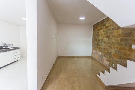 Casa à venda com 290m², 5 quartos e 2 vagas Casa à venda com 290m², 5 quartos e 2 vagasSala da Casa de Fundos