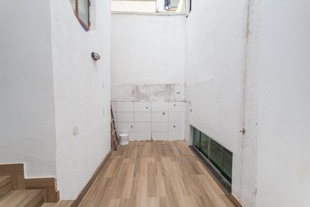 Casa à venda com 290m², 5 quartos e 2 vagas Casa à venda com 290m², 5 quartos e 2 vagasÁrea de Serviço da Casa de Fundos