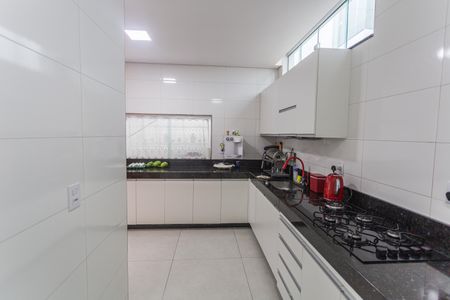 Casa à venda com 290m², 5 quartos e 2 vagas Casa à venda com 290m², 5 quartos e 2 vagasCopa/Cozinha