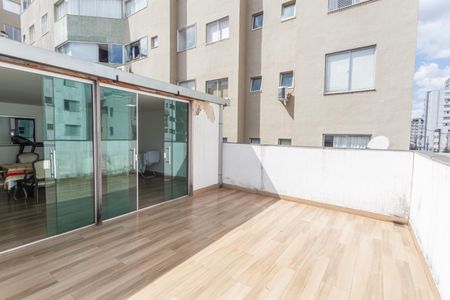 Casa à venda com 290m², 5 quartos e 2 vagas Casa à venda com 290m², 5 quartos e 2 vagasVaranda do Espaço Gourmet