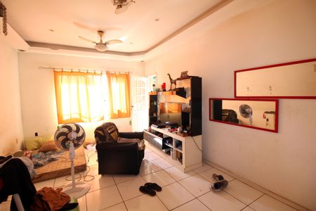 Sala de casa para alugar com 3 quartos, 35m² em Olaria, Rio de Janeiro