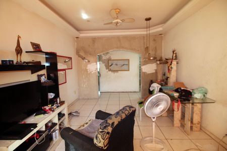 Sala de casa para alugar com 3 quartos, 35m² em Olaria, Rio de Janeiro