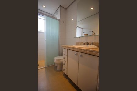 Apartamento à venda com 193m², 3 quartos e 4 vagasBanheiro da Suíte 2