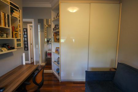 Apartamento à venda com 193m², 3 quartos e 4 vagasSuíte 2