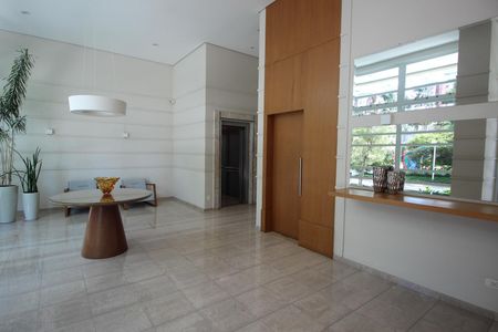 Apartamento à venda com 193m², 3 quartos e 4 vagasHall social