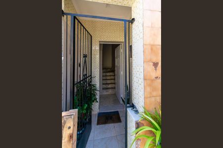 Apartamento à venda com 74m², 2 quartos e sem vagaEscada de acesso