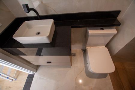 Apartamento à venda com 37m², 2 quartos e sem vaga Apartamento à venda com 37m², 2 quartos e sem vagaBANHEIRO