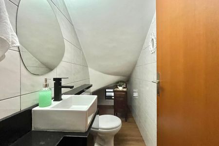 Casa à venda com 156m², 3 quartos e 2 vagas Casa à venda com 156m², 3 quartos e 2 vagasLavabo