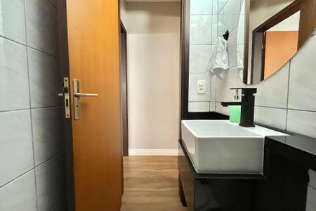 Casa à venda com 156m², 3 quartos e 2 vagas Casa à venda com 156m², 3 quartos e 2 vagasLavabo