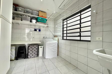 Casa à venda com 156m², 3 quartos e 2 vagas Casa à venda com 156m², 3 quartos e 2 vagasÁrea de Serviço