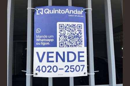 Casa à venda com 156m², 3 quartos e 2 vagas Casa à venda com 156m², 3 quartos e 2 vagasPlaquinha