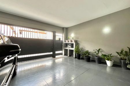 Casa à venda com 156m², 3 quartos e 2 vagas Casa à venda com 156m², 3 quartos e 2 vagasGaragem
