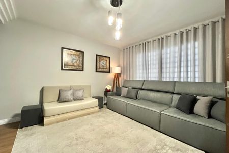 Sala de casa à venda com 3 quartos, 156m² em Vila Campestre, São Paulo