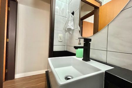 Casa à venda com 156m², 3 quartos e 2 vagas Casa à venda com 156m², 3 quartos e 2 vagasLavabo